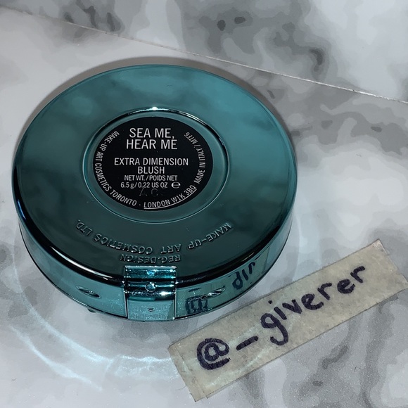 SEA ME, HEAR ME Alluring Aquatic MAC Extra Dimension Blush - Picture 8 of 15